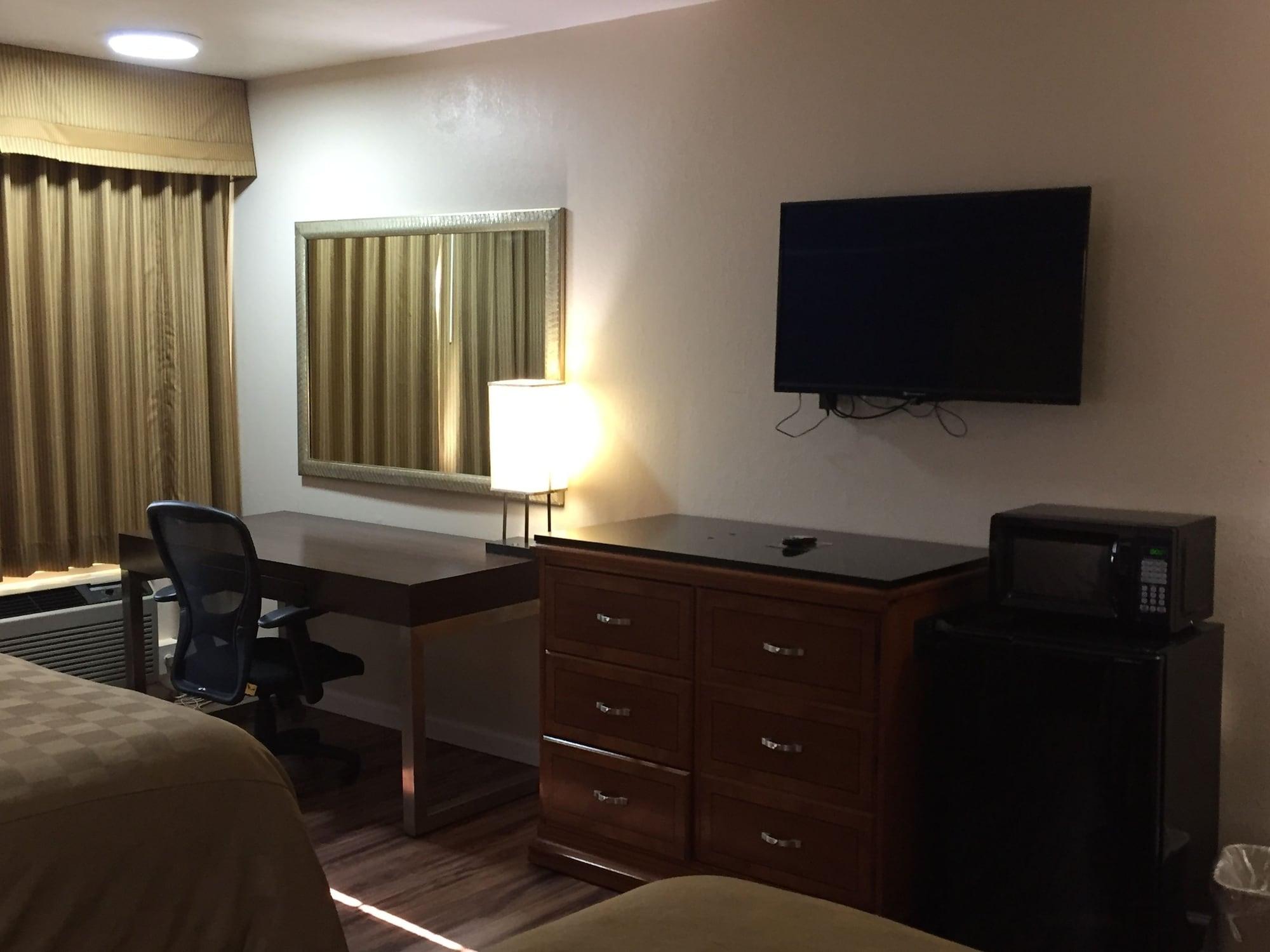 California Inn And Suites Бейкерсфилд Экстерьер фото