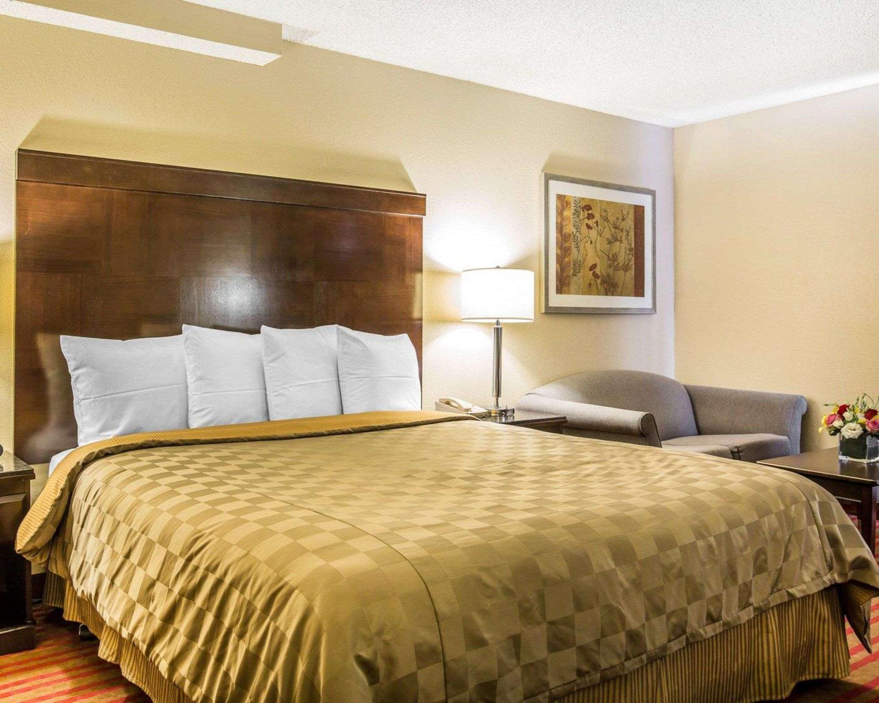 California Inn And Suites Бейкерсфилд Экстерьер фото