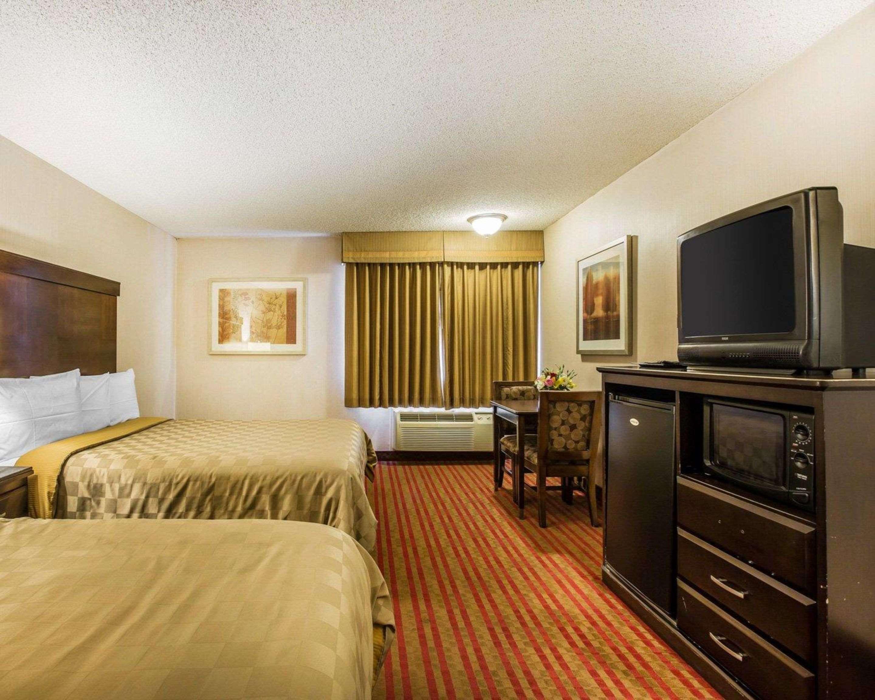 California Inn And Suites Бейкерсфилд Экстерьер фото