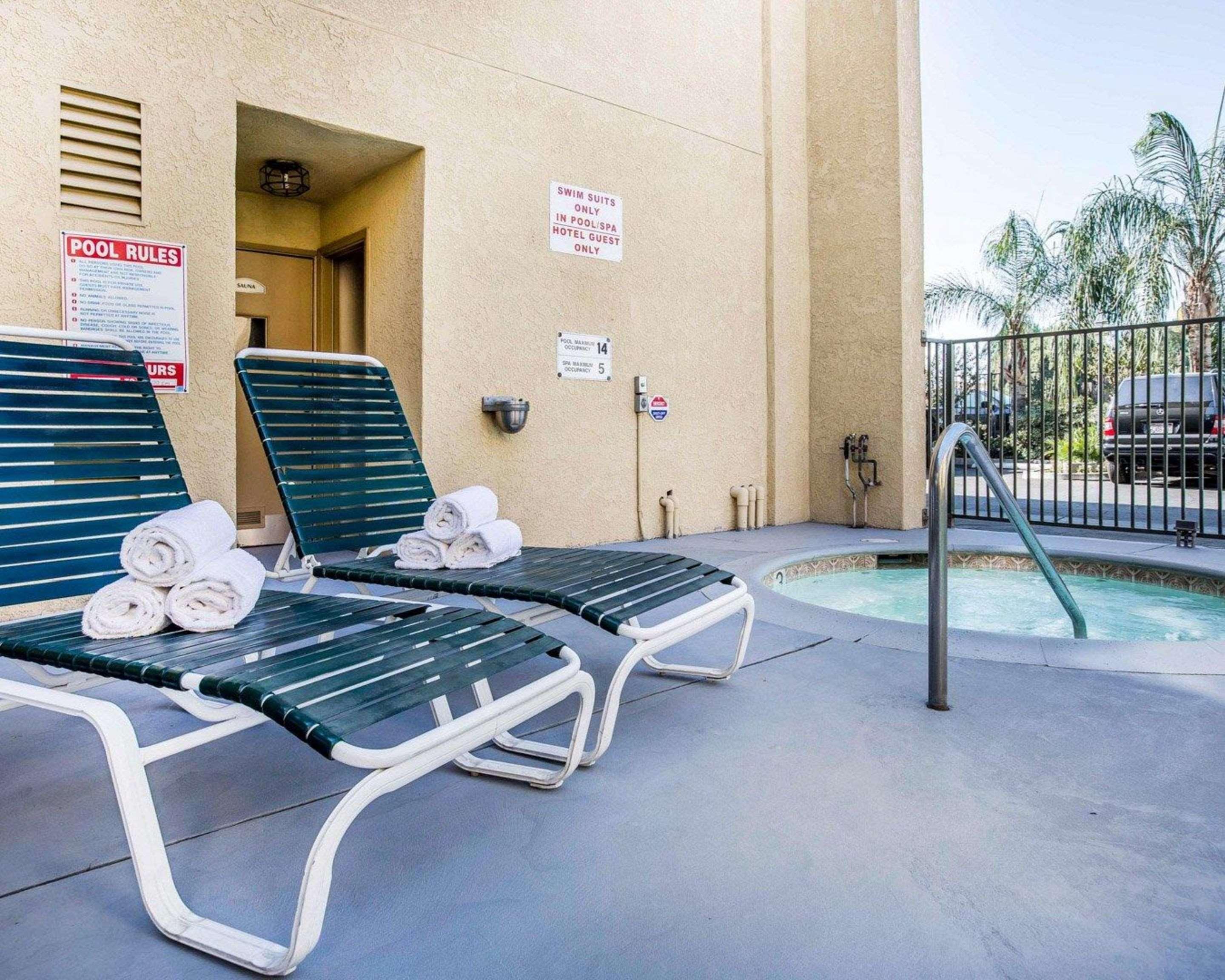 California Inn And Suites Бейкерсфилд Экстерьер фото